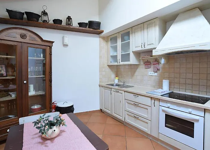 Stunning In Ferienhaus Poreč